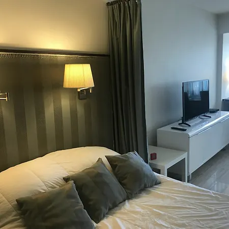 Spacious Modern In Right On The Croisette Near The 688 Cannes